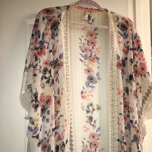 Xhilaration Sheer Short Sleeved Kimono XL/XXL
